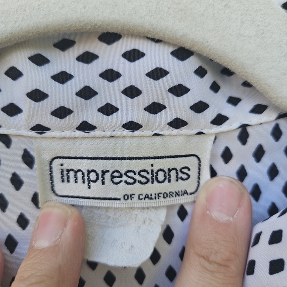 vintage Impressions of California white button front shirt with black diamonds - Picture 6 of 8